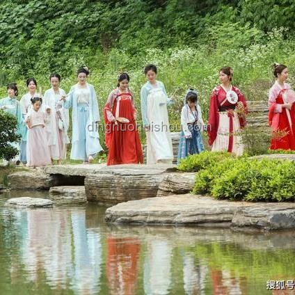 汨罗第二届龙舟超级联赛：传统文化与现代体育的激情碰撞